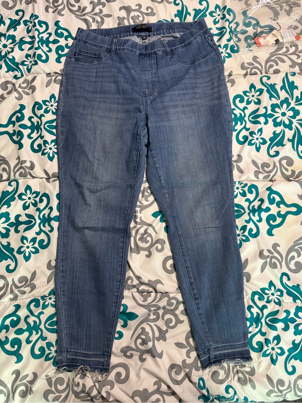 Judy Blue Skinny Jeans - medium blue